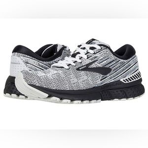 Brooks Adrenaline GTS 19 - Women’s Size 6